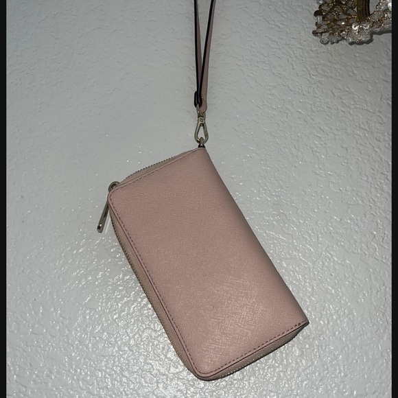 - Michael Kors Pink Wristlet Wallet - Picture 3 of 3